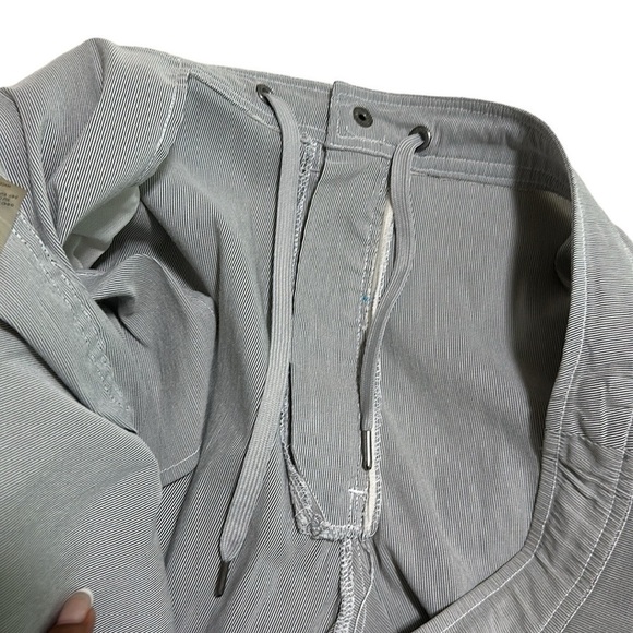 Onia Men Gray Shorts/Swim Trunks Size 34 - Picture 8 of 12